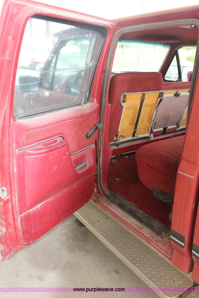 image for item C2522 1989 Ford F350 XLT Lariat crew cab pickup truck
