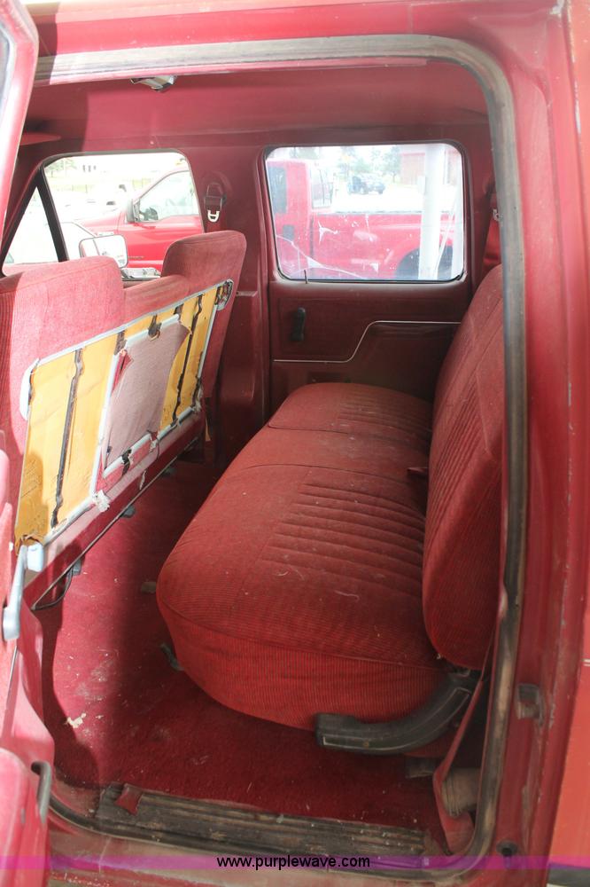 image for item C2522 1989 Ford F350 XLT Lariat crew cab pickup truck