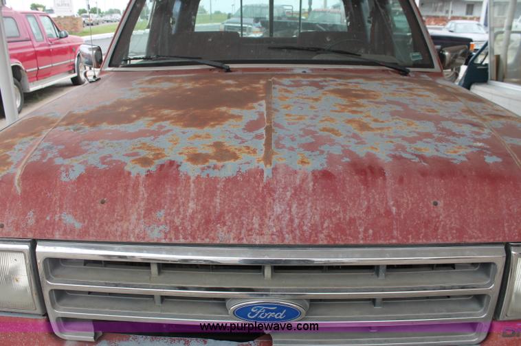 image for item C2522 1989 Ford F350 XLT Lariat crew cab pickup truck