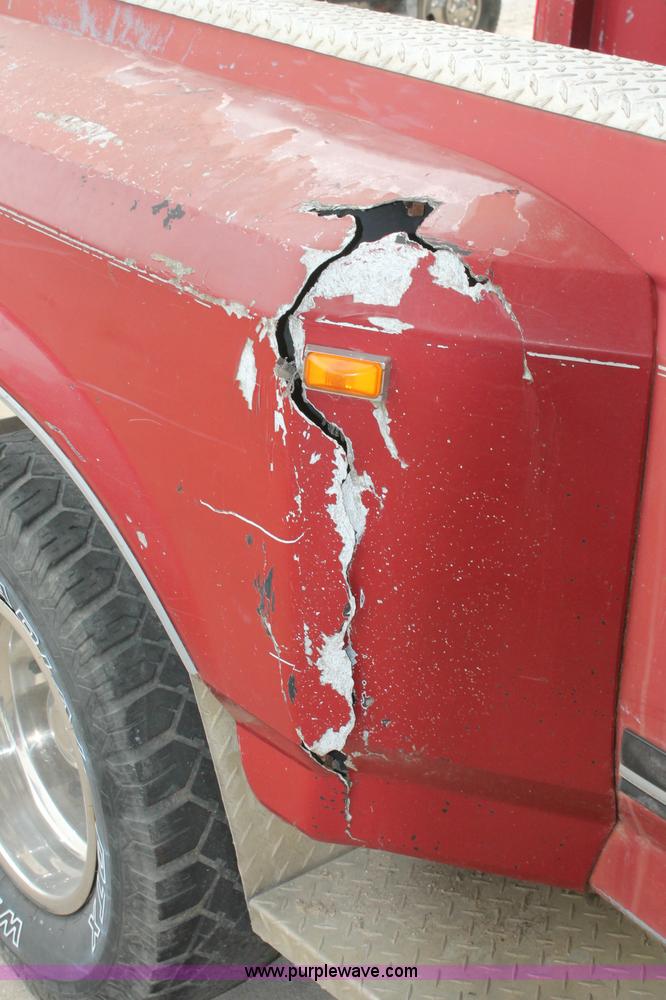 image for item C2522 1989 Ford F350 XLT Lariat crew cab pickup truck