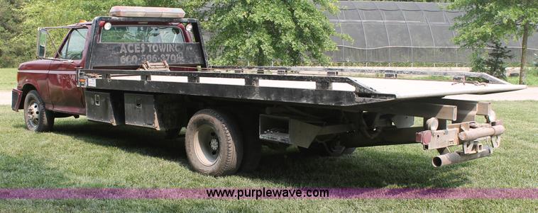 image for item C2525 1990 Ford F350 roll back truck
