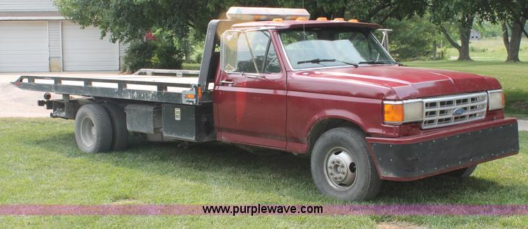 image for item C2525 1990 Ford F350 roll back truck