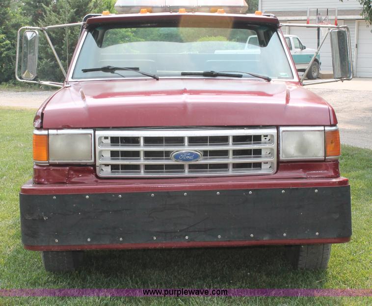 image for item C2525 1990 Ford F350 roll back truck