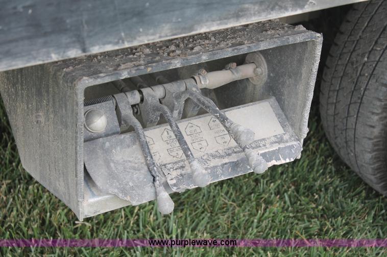 image for item C2525 1990 Ford F350 roll back truck
