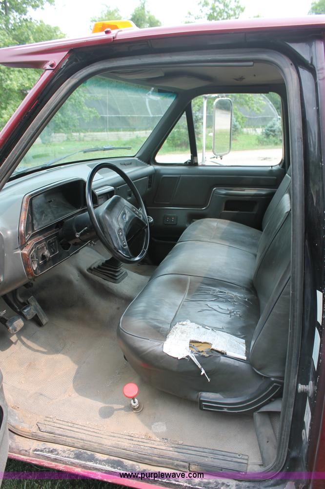 image for item C2525 1990 Ford F350 roll back truck