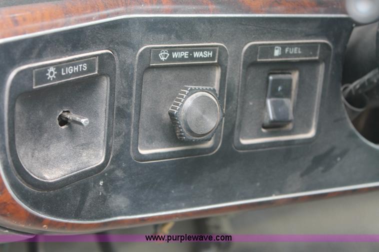 image for item C2525 1990 Ford F350 roll back truck