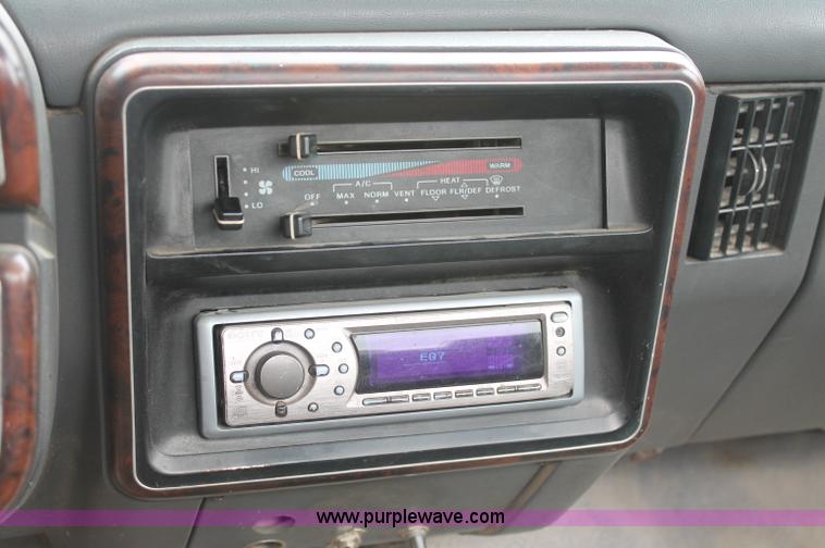 image for item C2525 1990 Ford F350 roll back truck