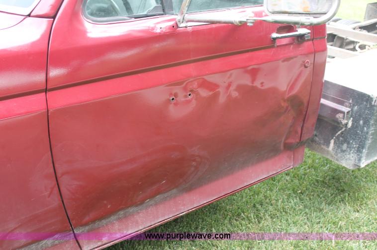 image for item C2525 1990 Ford F350 roll back truck