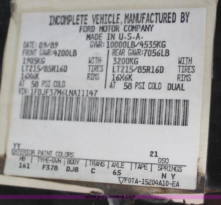 image for item C2525 1990 Ford F350 roll back truck