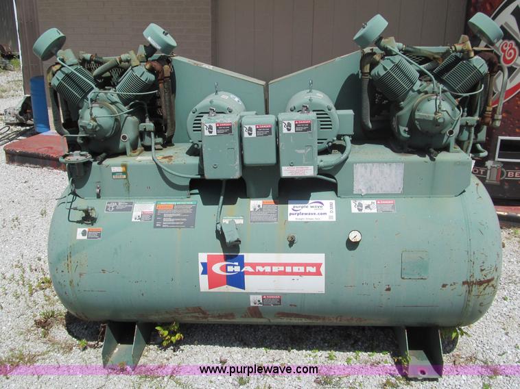 image for item D3282 1997 Champion HR10D-25 air compressor