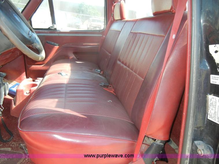 image for item D4115 1992 Ford F250 XLT pickup truck