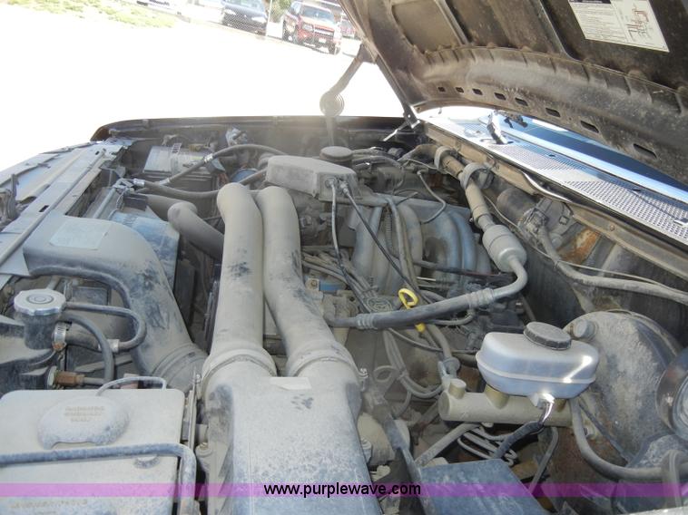 image for item D4115 1992 Ford F250 XLT pickup truck