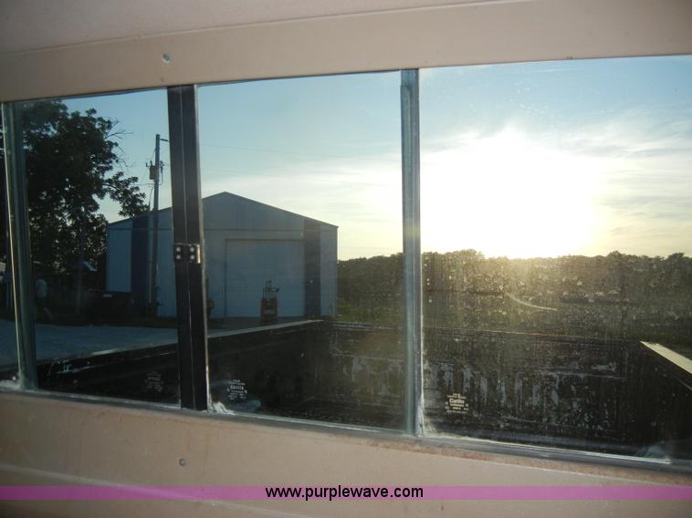 image for item D4118 1988 Ford F250 XLT Lariat extended cab pickup bed