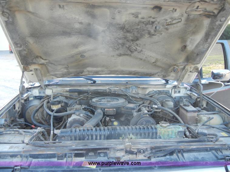 image for item D4118 1988 Ford F250 XLT Lariat extended cab pickup bed