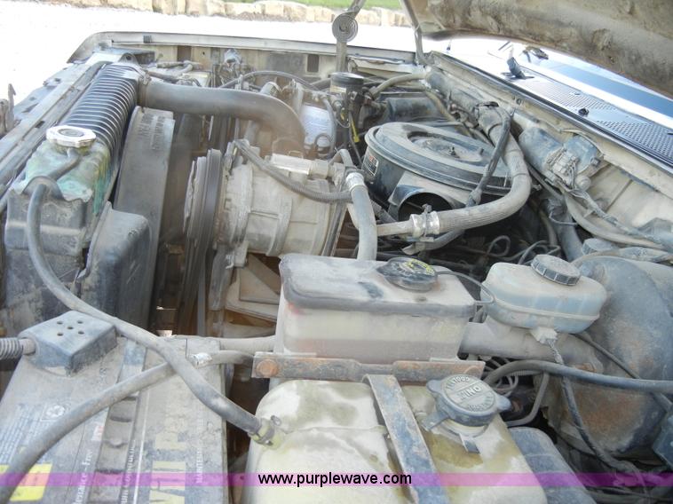 image for item D4118 1988 Ford F250 XLT Lariat extended cab pickup bed