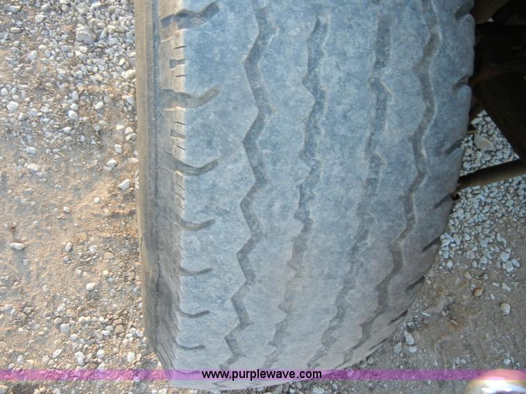 image for item D4118 1988 Ford F250 XLT Lariat extended cab pickup bed