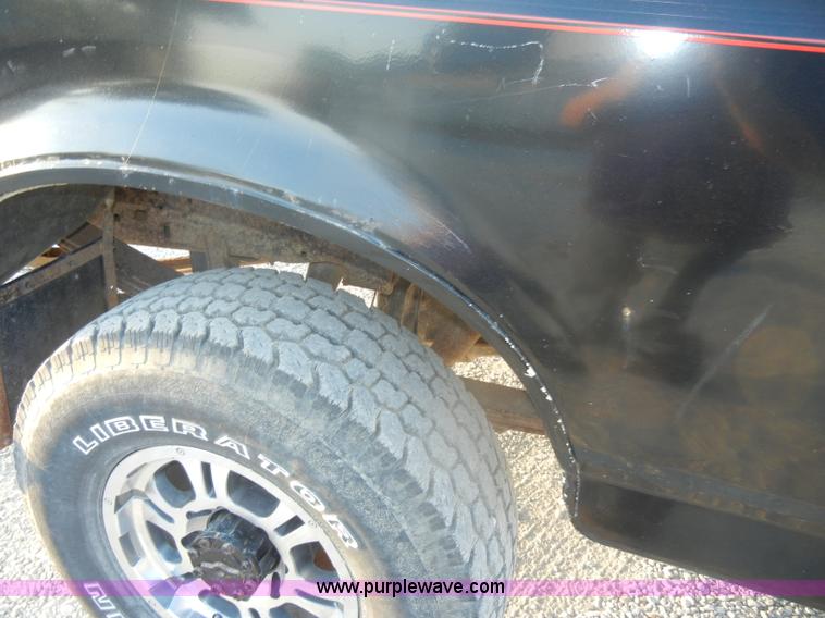 image for item D4118 1988 Ford F250 XLT Lariat extended cab pickup bed