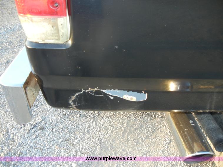 image for item D4118 1988 Ford F250 XLT Lariat extended cab pickup bed