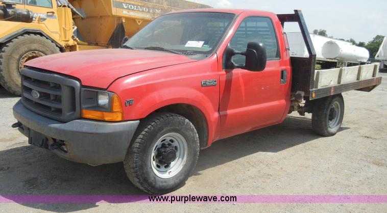 image for item D4120 2001 Ford F250 SD XL pickup truck