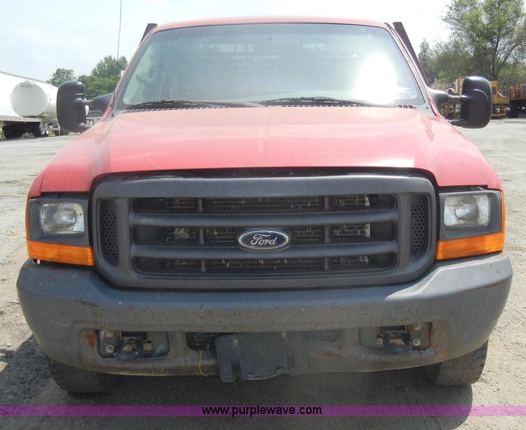 image for item D4120 2001 Ford F250 SD XL pickup truck