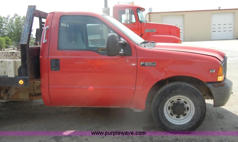 image for item D4120 2001 Ford F250 SD XL pickup truck