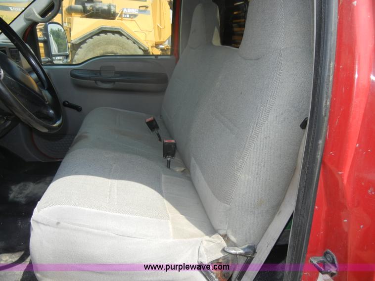 image for item D4120 2001 Ford F250 SD XL pickup truck