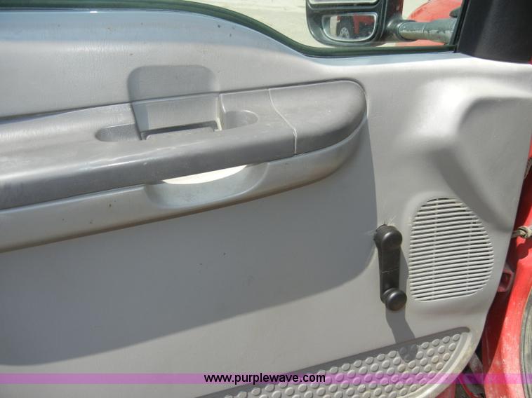 image for item D4120 2001 Ford F250 SD XL pickup truck