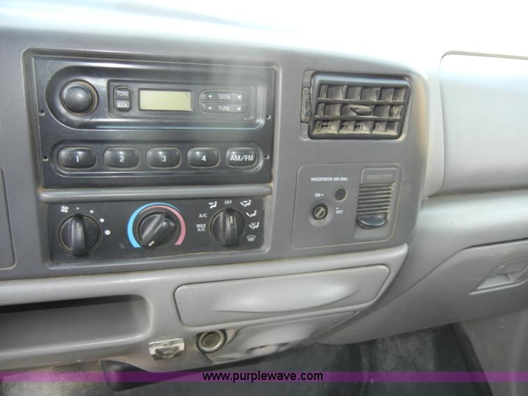 image for item D4120 2001 Ford F250 SD XL pickup truck