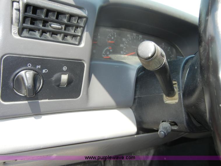 image for item D4120 2001 Ford F250 SD XL pickup truck