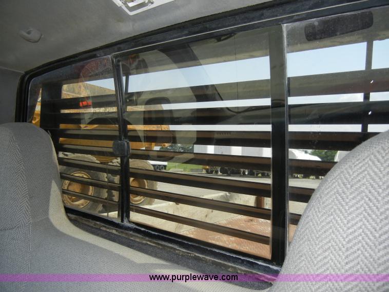 image for item D4120 2001 Ford F250 SD XL pickup truck