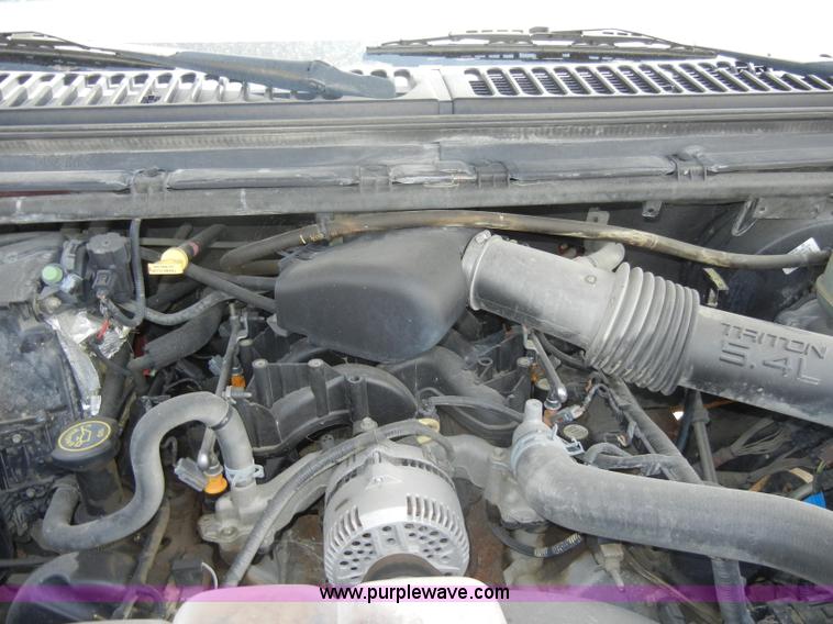 image for item D4120 2001 Ford F250 SD XL pickup truck