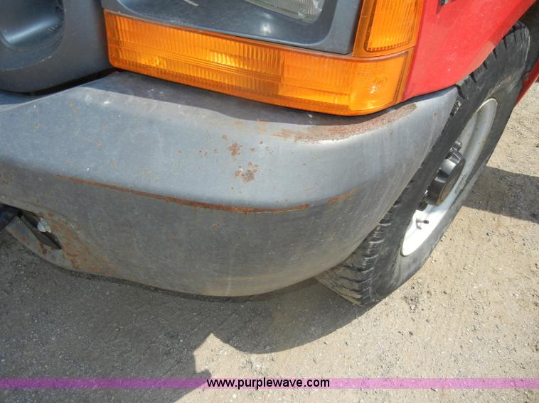 image for item D4120 2001 Ford F250 SD XL pickup truck