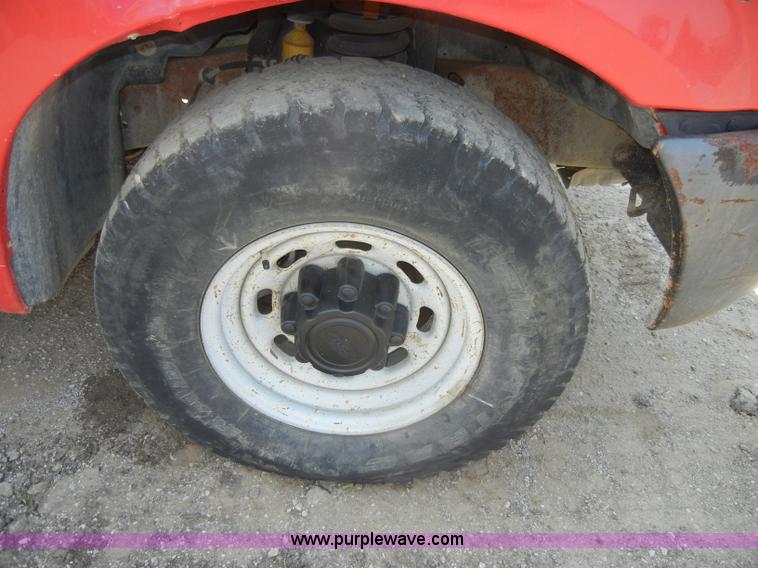 image for item D4120 2001 Ford F250 SD XL pickup truck