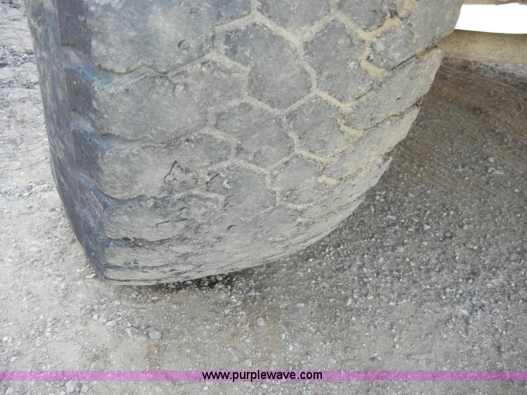 image for item D4120 2001 Ford F250 SD XL pickup truck