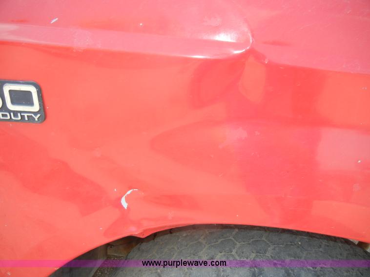 image for item D4120 2001 Ford F250 SD XL pickup truck