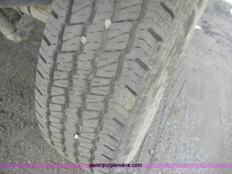 image for item D4120 2001 Ford F250 SD XL pickup truck