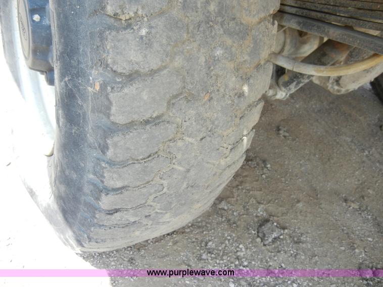 image for item D4120 2001 Ford F250 SD XL pickup truck