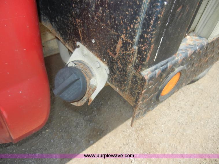 image for item D4120 2001 Ford F250 SD XL pickup truck