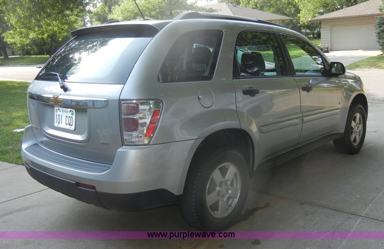 image for item D4124 2007 Chevrolet Equinox LS