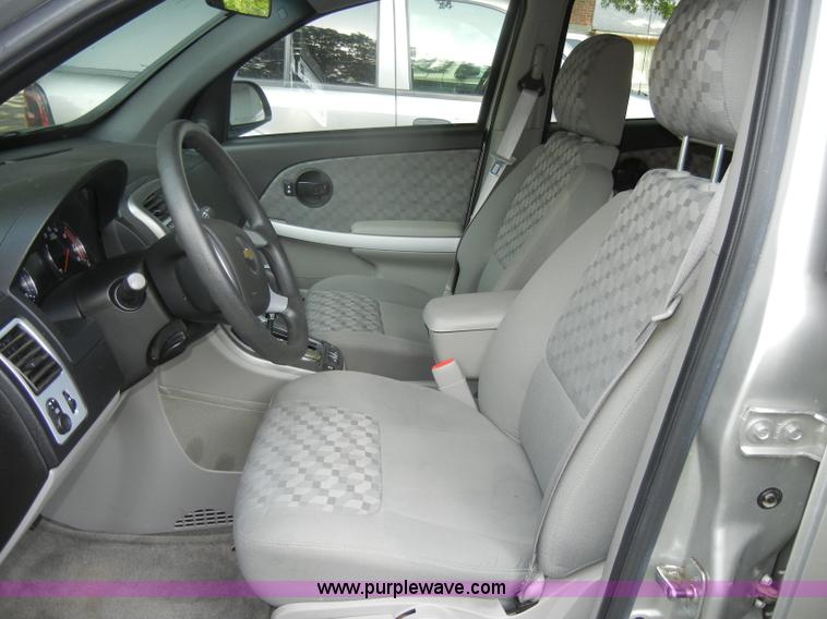 image for item D4124 2007 Chevrolet Equinox LS