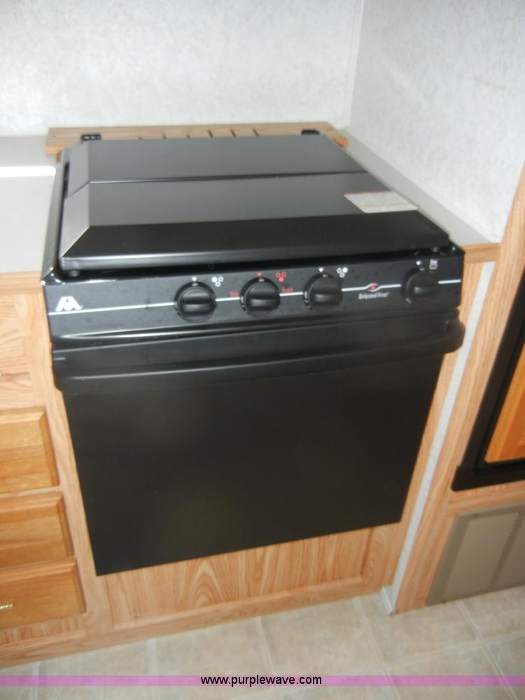 image for item D4153 2004 Dutchmen Lite 25' camper