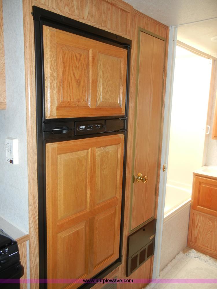 image for item D4153 2004 Dutchmen Lite 25' camper