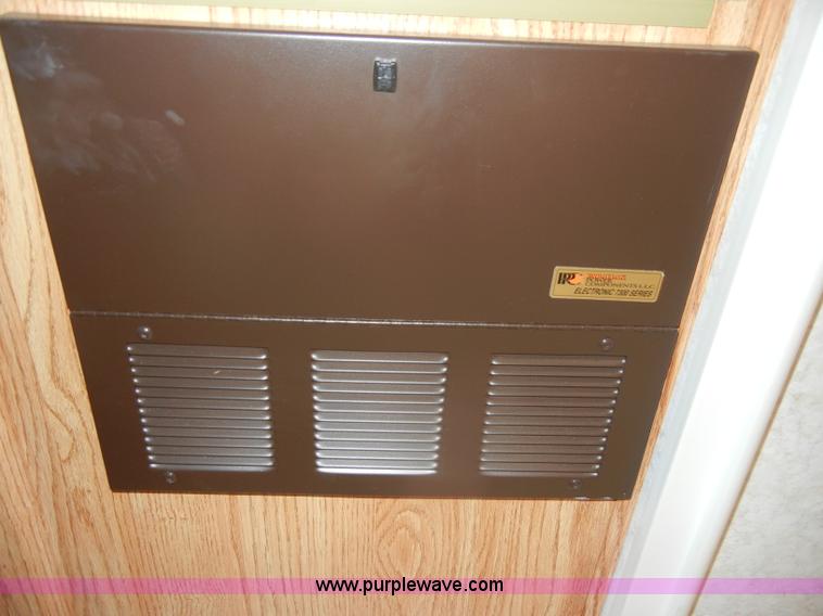 image for item D4153 2004 Dutchmen Lite 25' camper