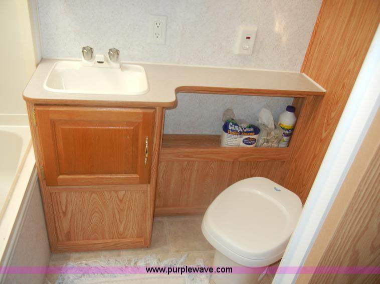 image for item D4153 2004 Dutchmen Lite 25' camper