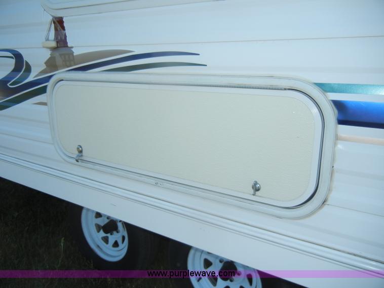 image for item D4153 2004 Dutchmen Lite 25' camper