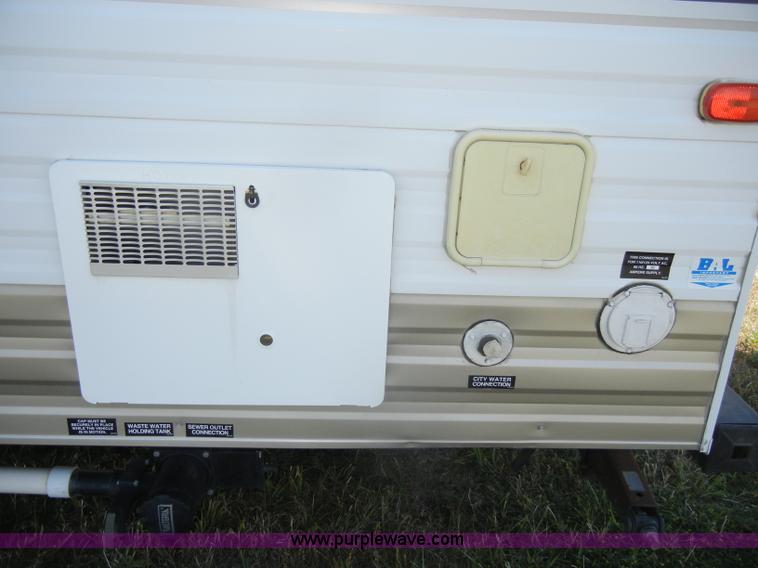 image for item D4153 2004 Dutchmen Lite 25' camper