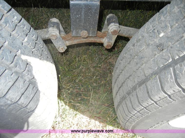 image for item D4153 2004 Dutchmen Lite 25' camper