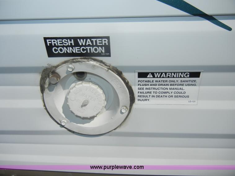 image for item D4153 2004 Dutchmen Lite 25' camper