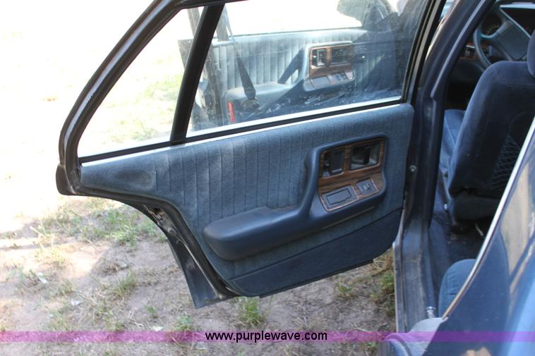 image for item D5022 1991 Pontiac Bonneville LE