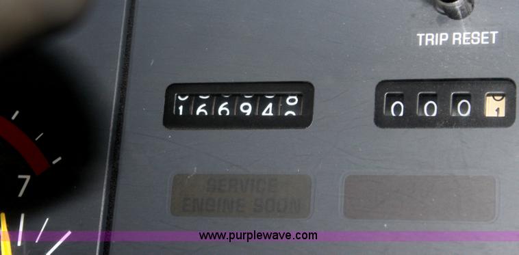 image for item D5022 1991 Pontiac Bonneville LE